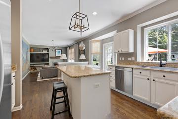 1222 Cortland Ln., Wauconda, IL 60084