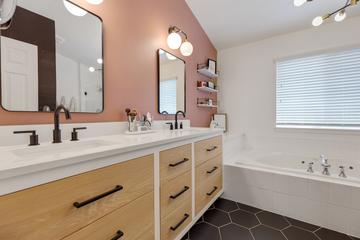 1222 Cortland Ln., Wauconda, IL 60084