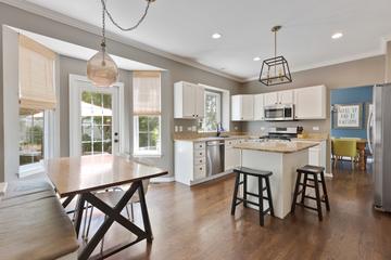 1222 Cortland Ln., Wauconda, IL 60084