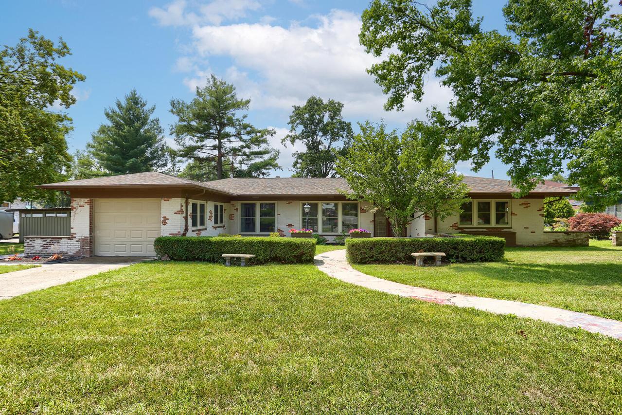 12 E Woodlawn Ave., Danville, IL 61832