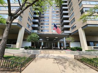 6301 N Sheridan Rd. #11M, Chicago, IL 60660