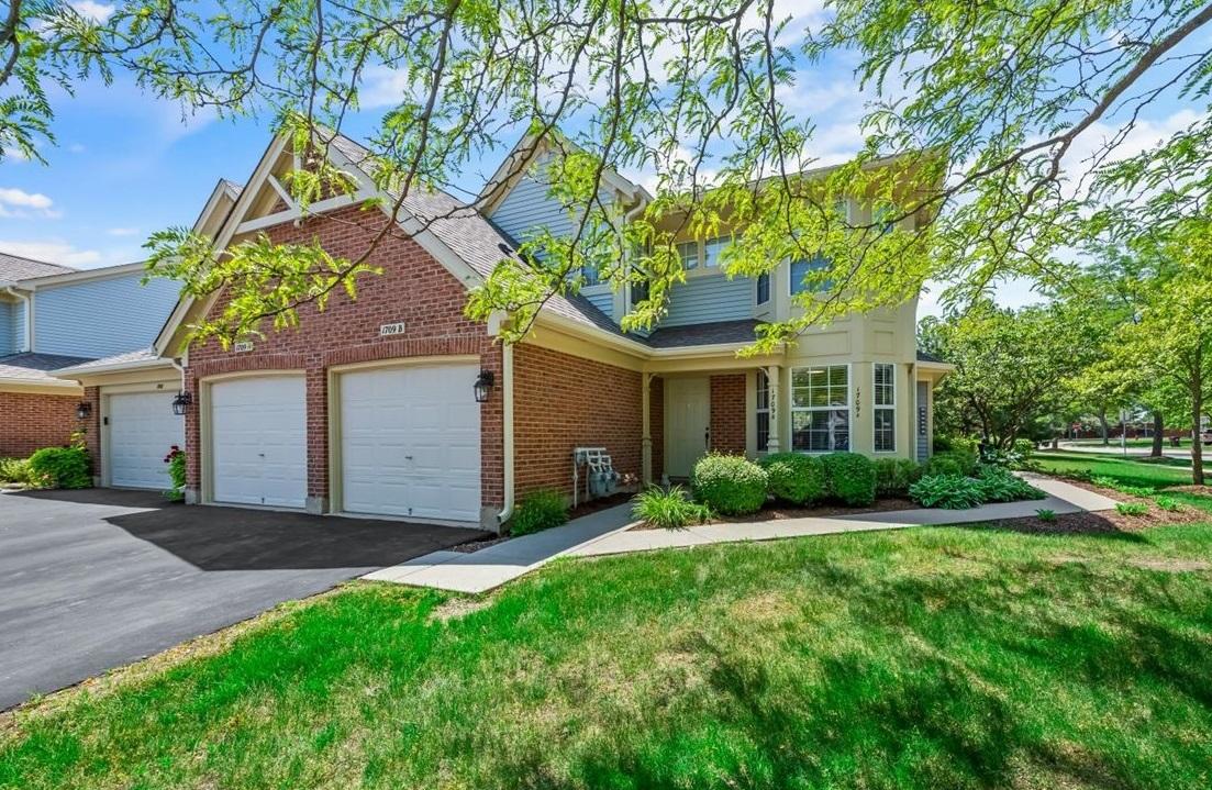 1709 Pearl Ct. #A, Crystal Lake, IL 60014