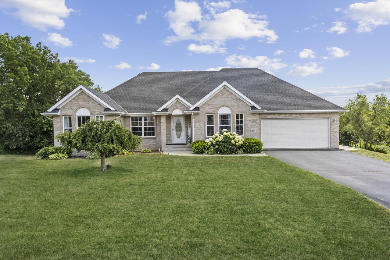 6631 Tipperary Tr., Roscoe, IL 61073