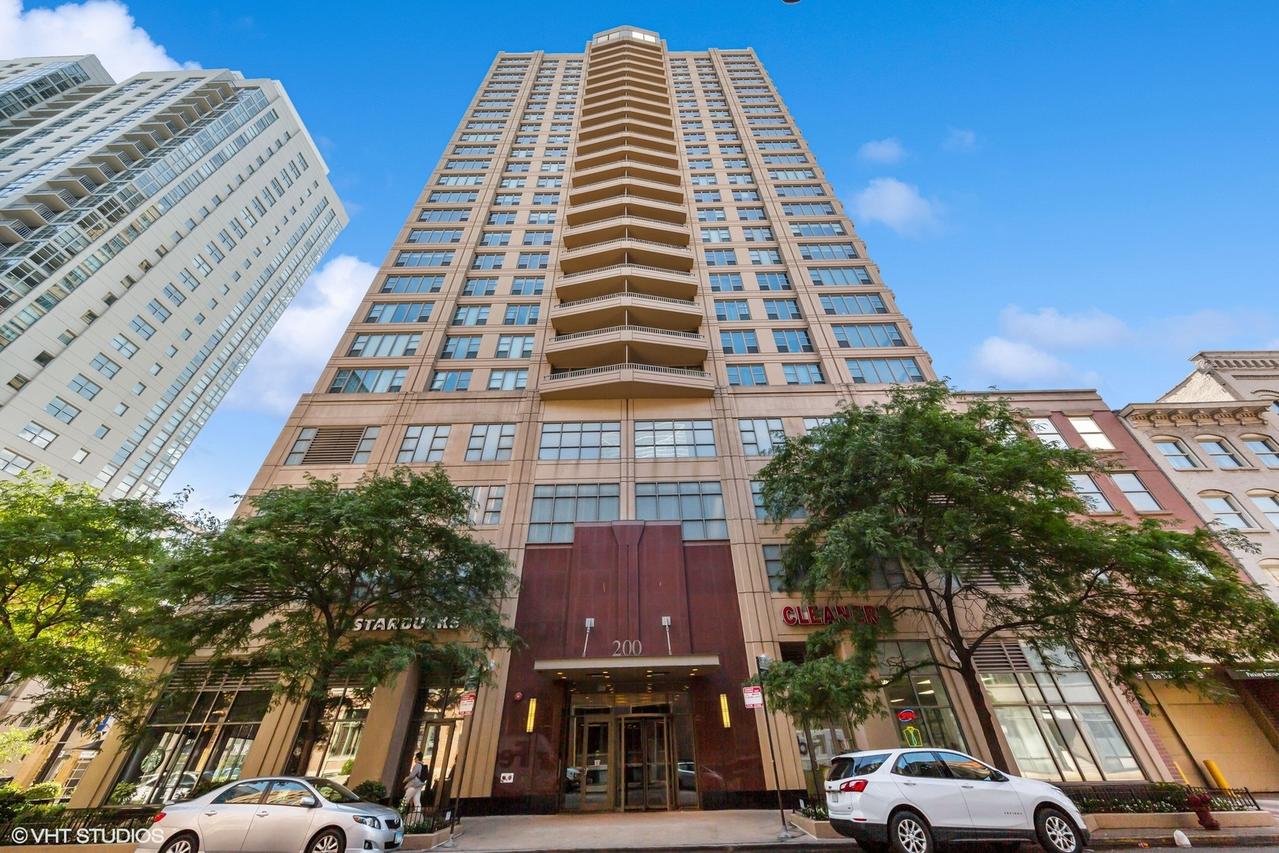 200 N Jefferson St. #1406, Chicago, IL 60661