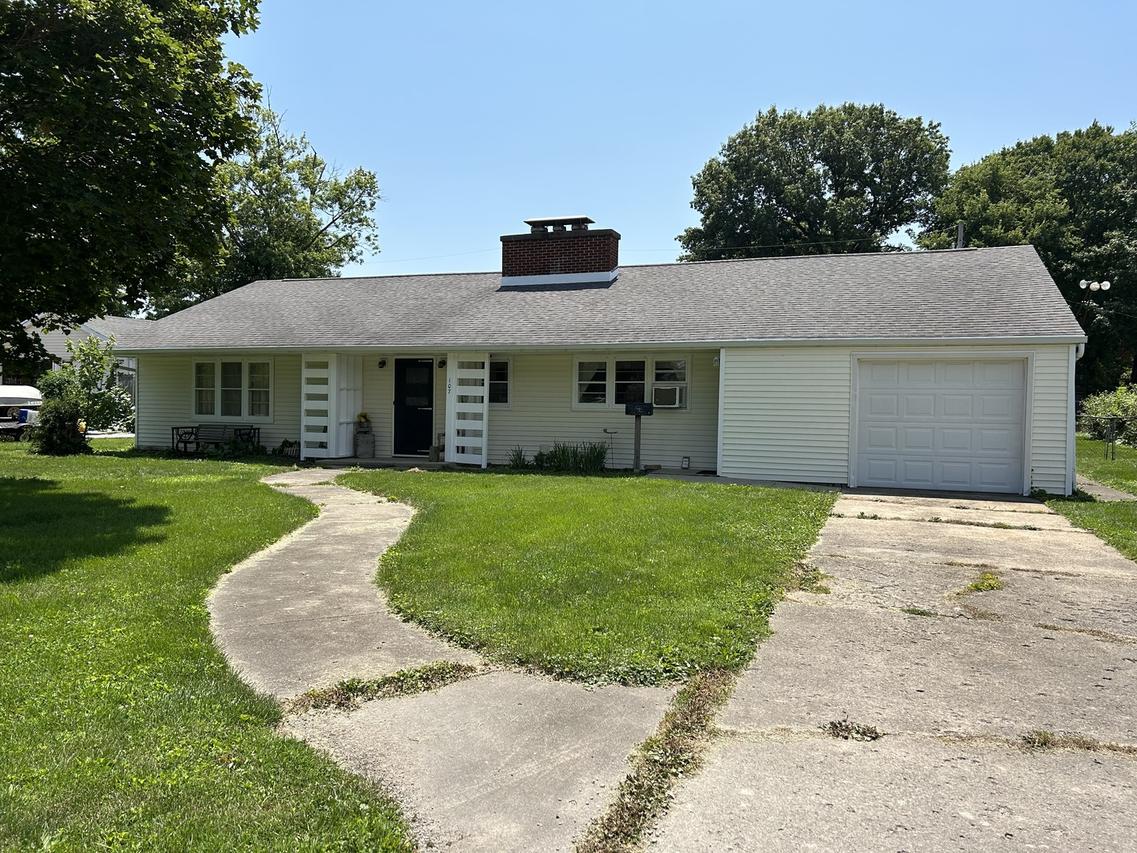 107 E Reynolds St., Tolono, IL 61880