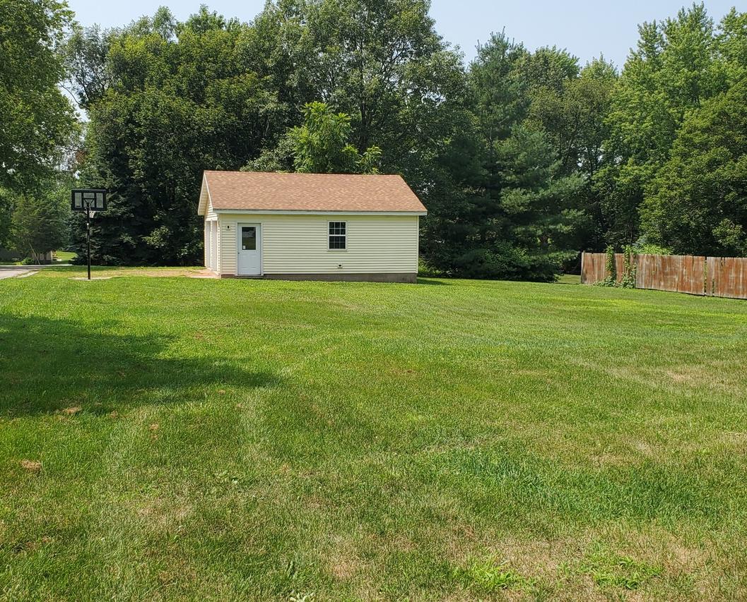 105 N Monroe St., Roanoke, IL 61561