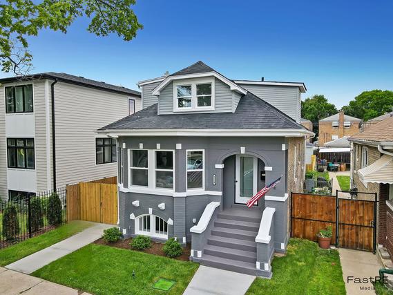 5524 N Luna Ave., Chicago, IL 60630
