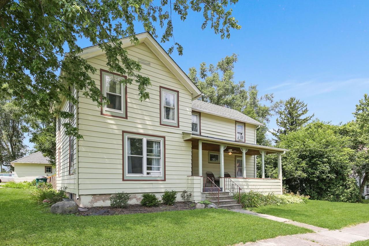321 S Main St., Kingston, IL 60145