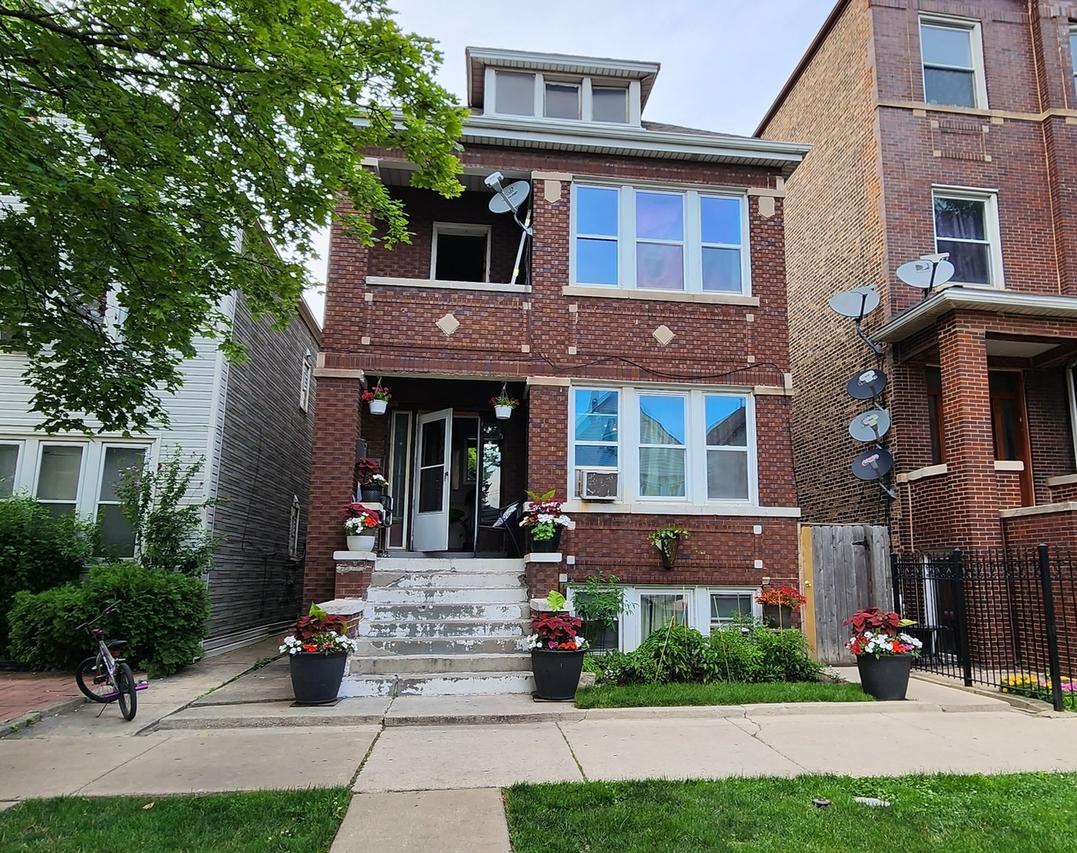 3016 W 40th St., Chicago, IL 60632