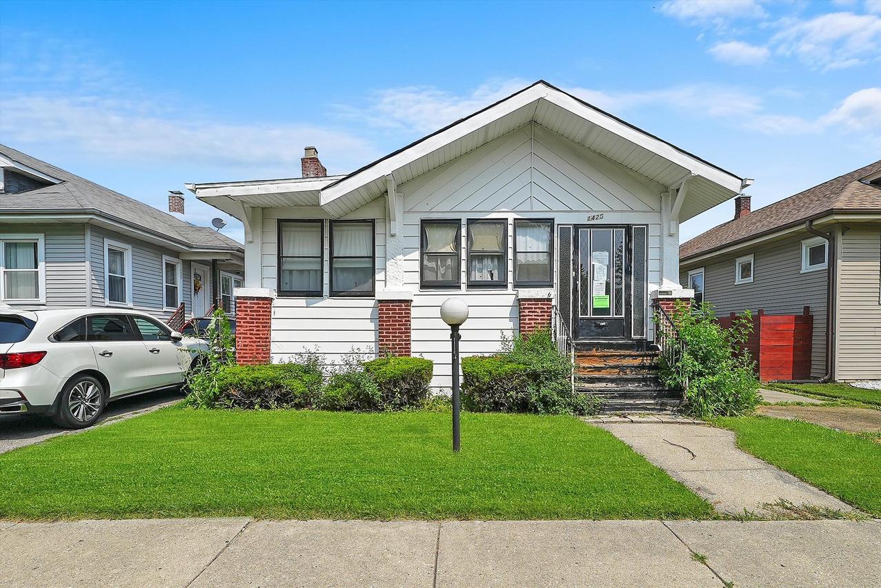 1425 S 16th Ave., Maywood, IL 60153