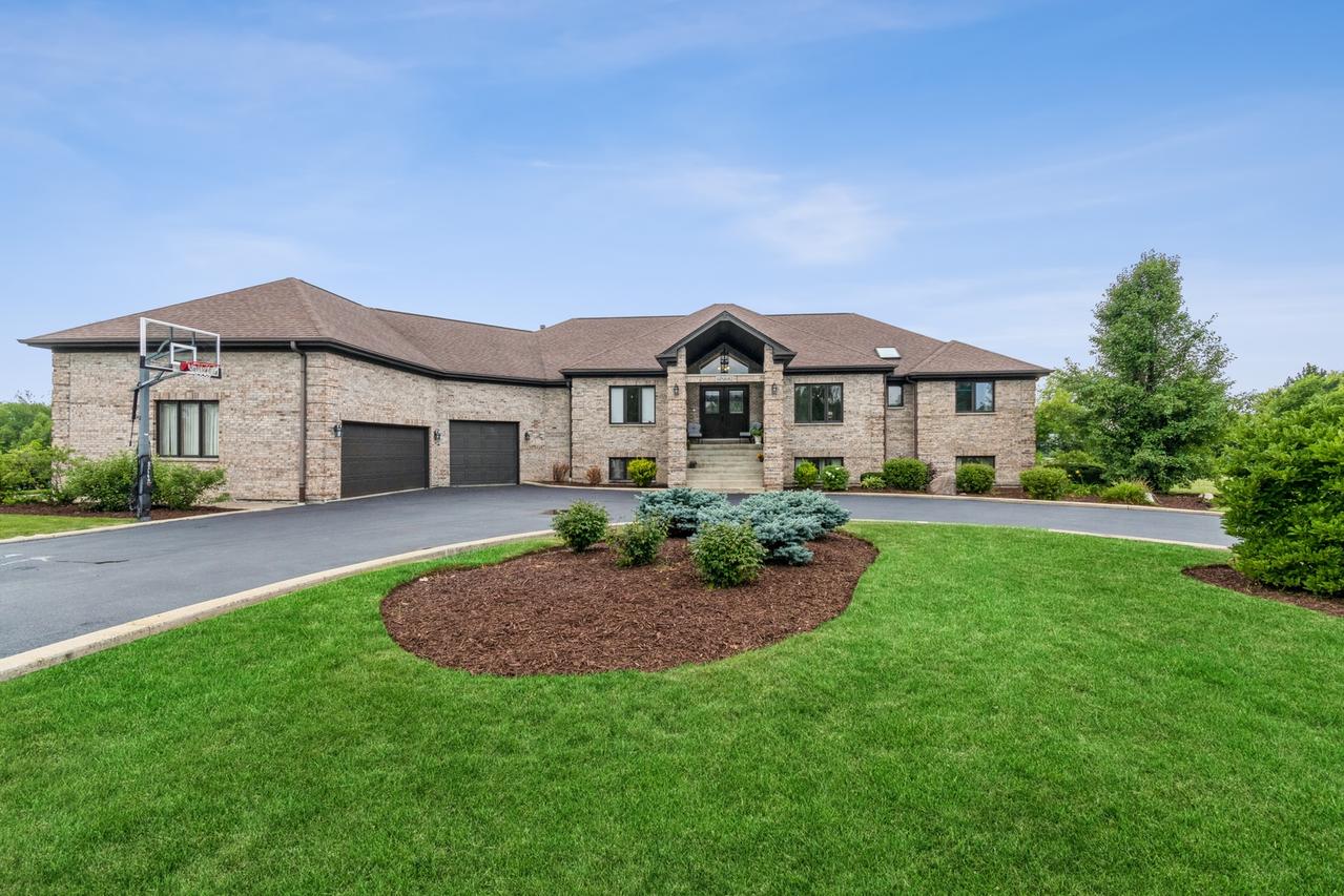 14N682 Timber Ridge Dr., Elgin, IL 60124