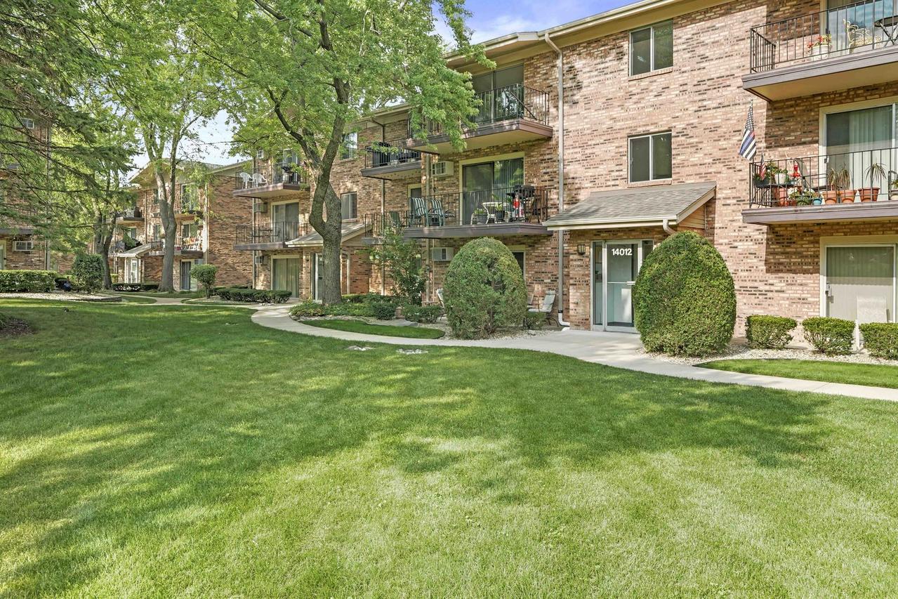 14012 Waterbury Dr. #1306, Crestwood, IL 60418