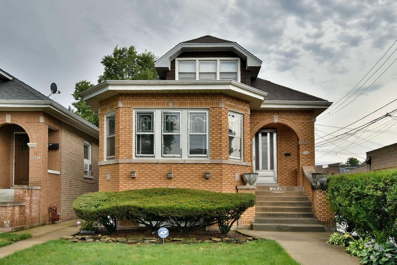 5345 W Wolfram St., Chicago, IL 60641