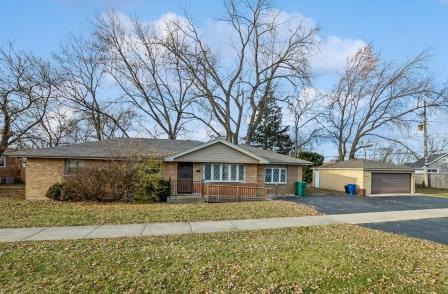 8156 State Rd., Burbank, IL 60459