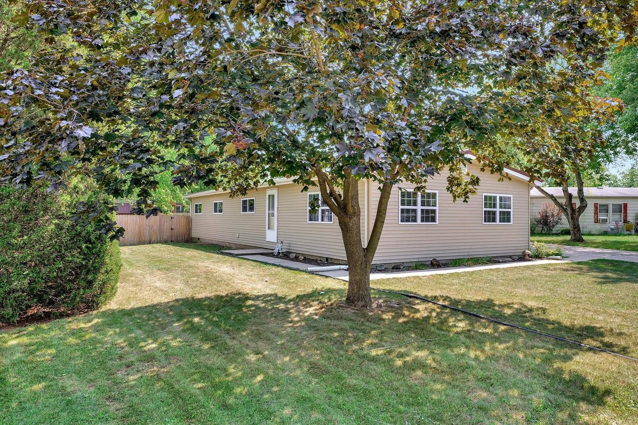 2211 Olen Dr., Mahomet, IL 61853