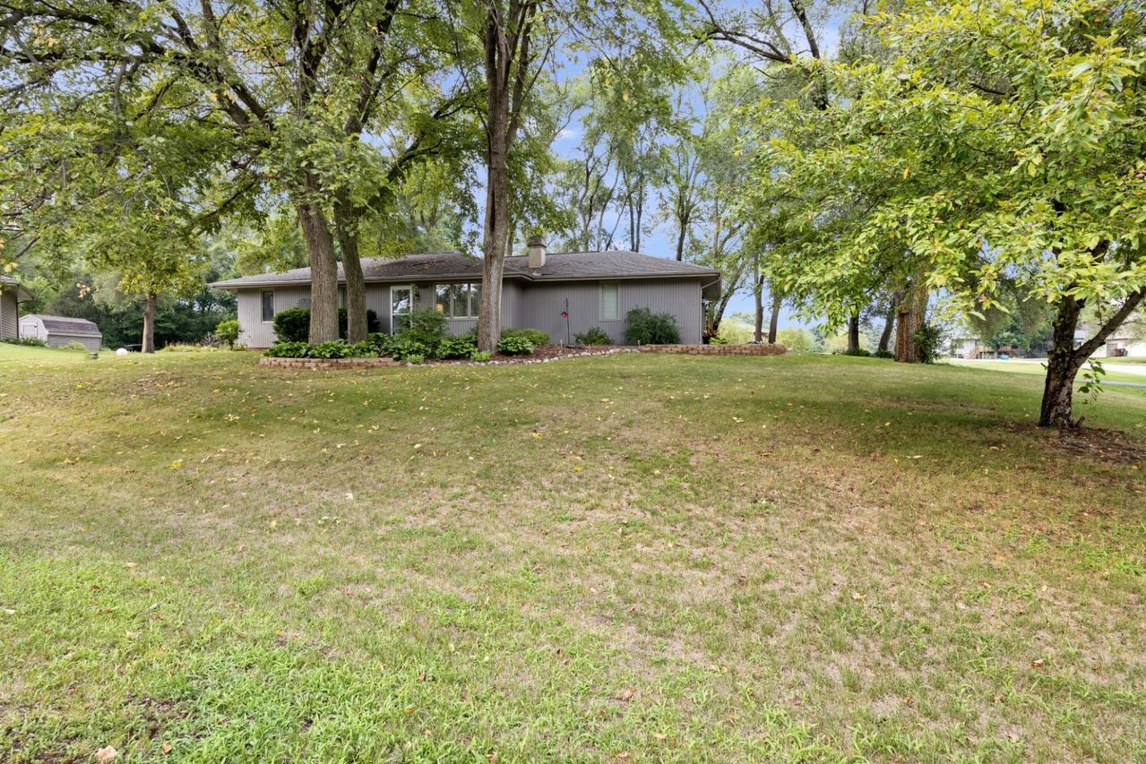 5568 Gray Eagle Rd., Roscoe, IL 61073