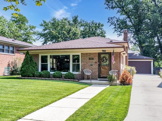 10737 S Seeley Ave., Chicago, IL 60643