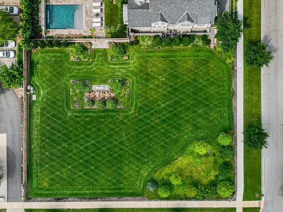 212 W Van Buren Ave., Naperville, IL 60540