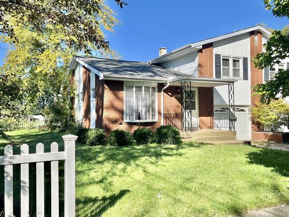 1303 S Oak St., Pontiac, IL 61764