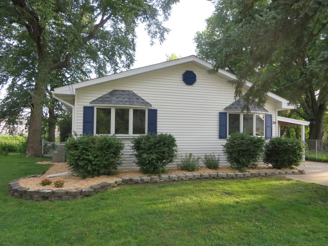 34 Mill St., Momence, IL 60954