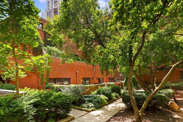 1001 S Plymouth Ct. #A, Chicago, IL 60605