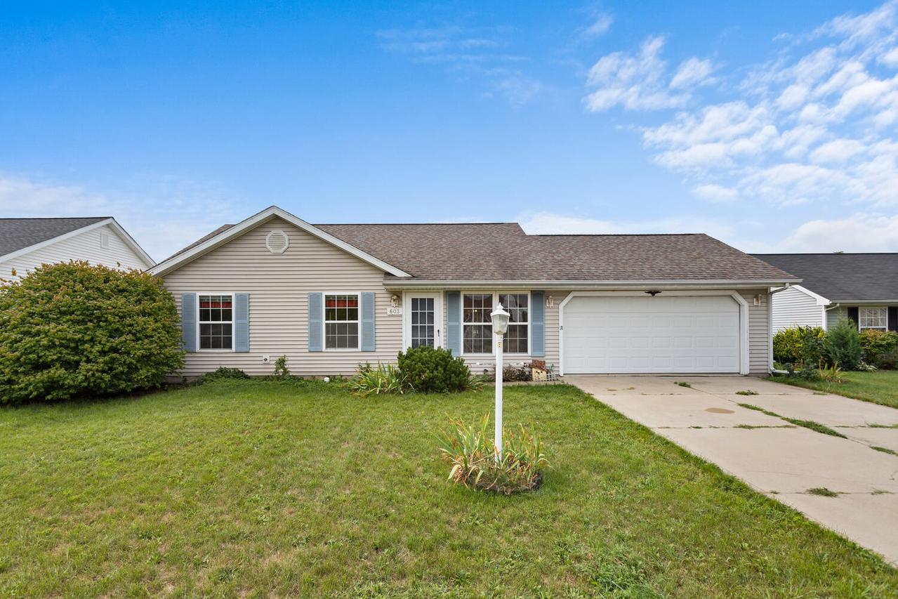 603 Bluestem Dr., St. Joseph, IL 61873