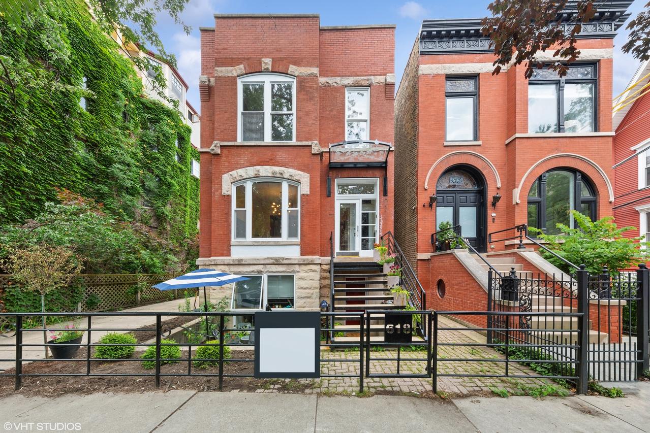 618 W Briar Pl. #2, Chicago, IL 60657