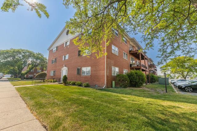 6135 W 94 St. #B5, Oak Lawn, IL 60453