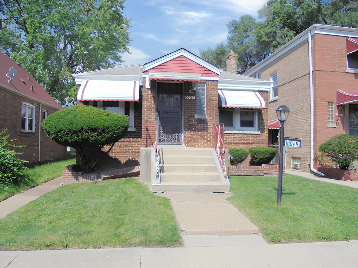 10024 S Eberhart Ave., Chicago, IL 60628