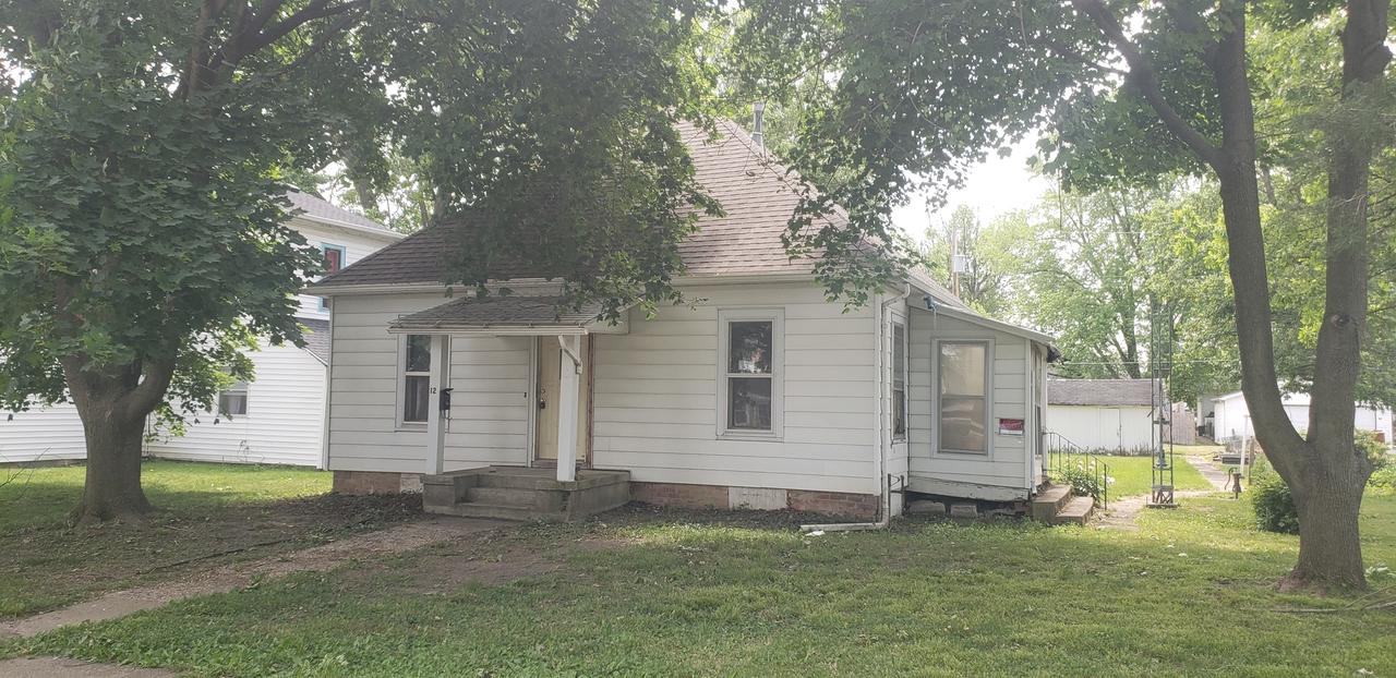 12 W Oak St., Piper City, IL 60959