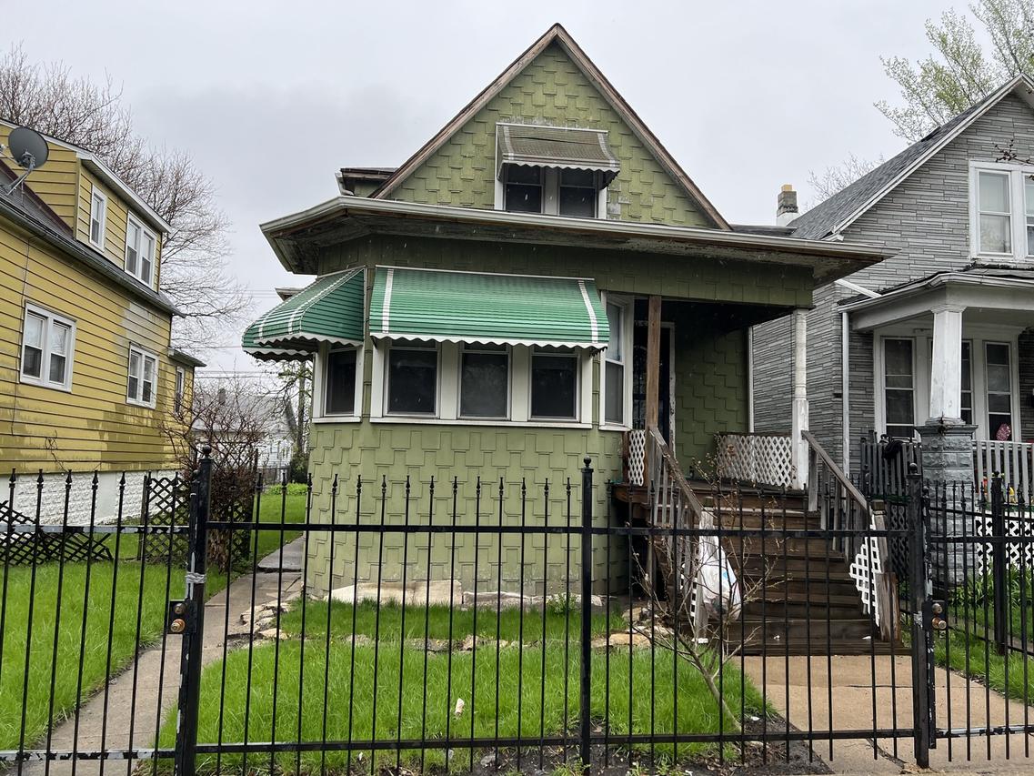 10554 S State St., Chicago, IL 60628