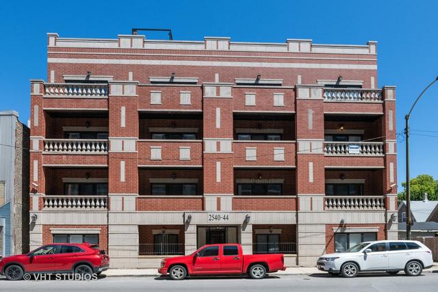 2540 W Diversey Ave. #202, Chicago, IL 60647