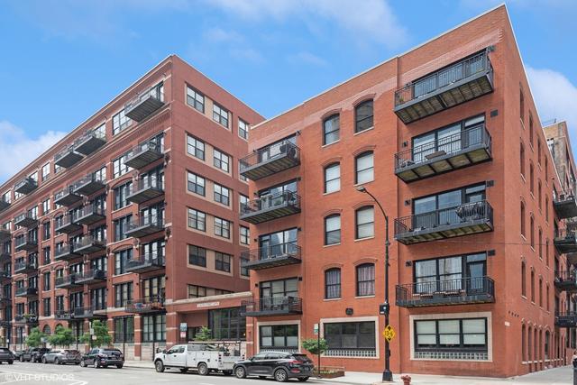 226 N Clinton St. #221, Chicago, IL 60661