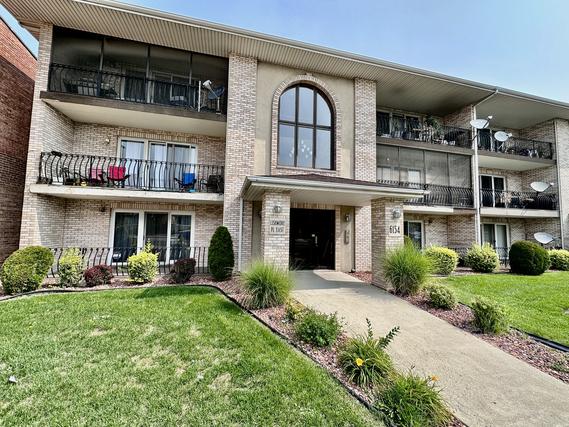 6154 W 63rd St. #1W, Chicago, IL 60638