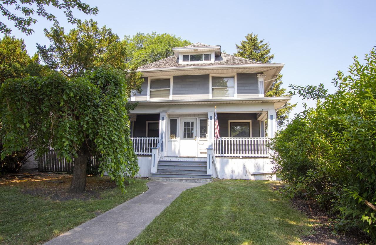 837 Wisconsin Ave., Oak Park, IL 60304