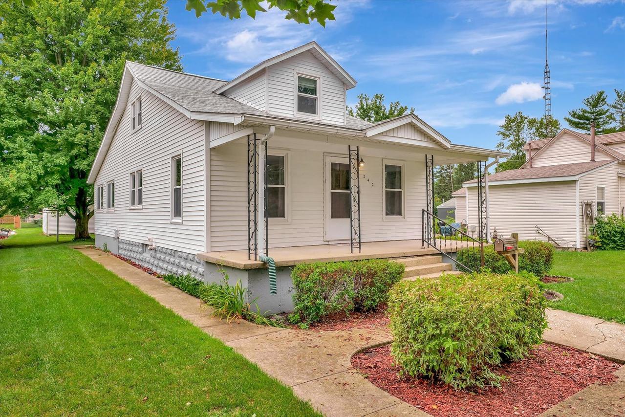 240 W Oak St., Paxton, IL 60957