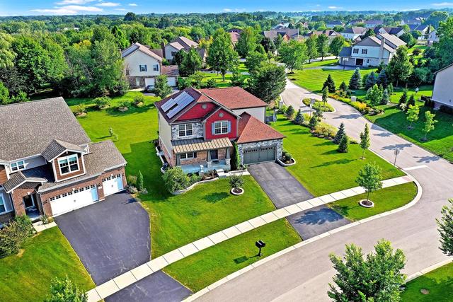 3 Andrew Ln., Hawthorn Woods, IL 60047