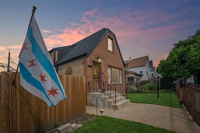 3058 N Sacramento Ave., Chicago, IL 60618