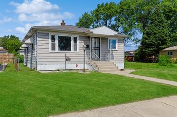 744 May St., Calumet City, IL 60409