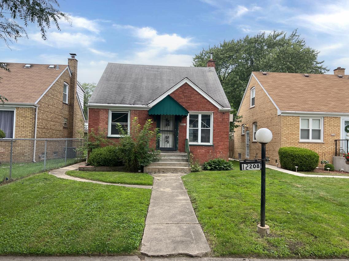 12208 S Carpenter St., Chicago, IL 60643