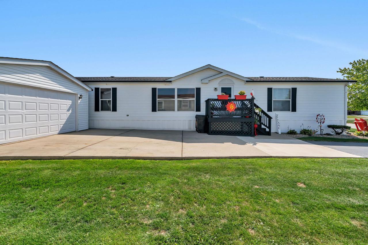 95 Partridge Ln., Beecher, IL 60401