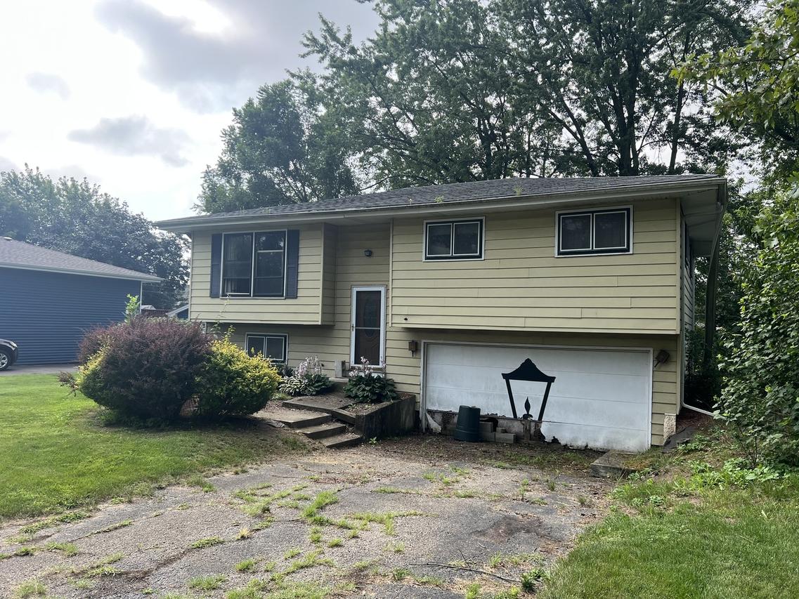 29W221 Ray Ave., West Chicago, IL 60185