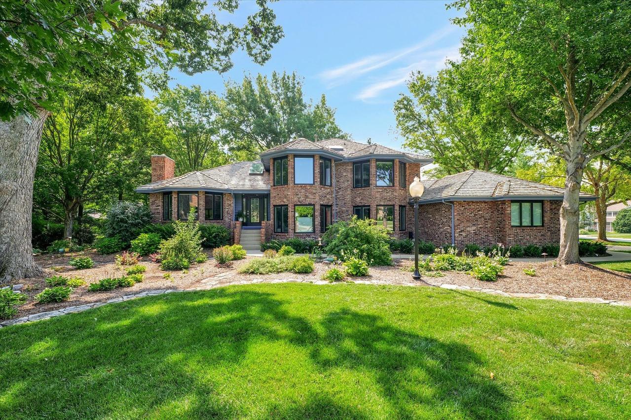 1210 Oak Creek Rd., Mahomet, IL 61853