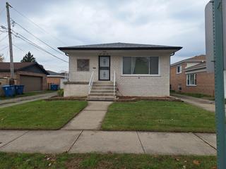 562 Escanaba Ave., Calumet City, IL 60409