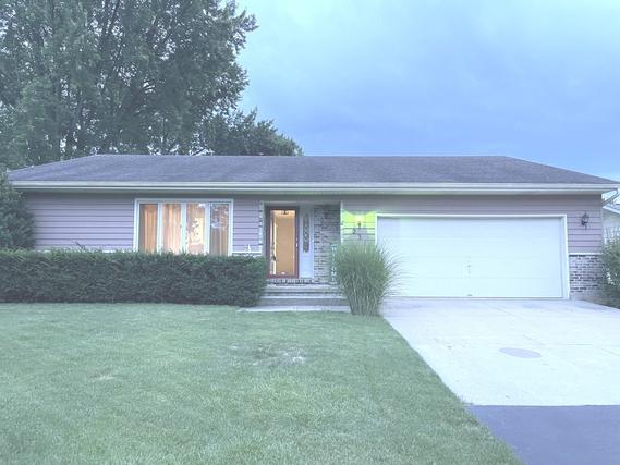 231 South Ave., Hampshire, IL 60140