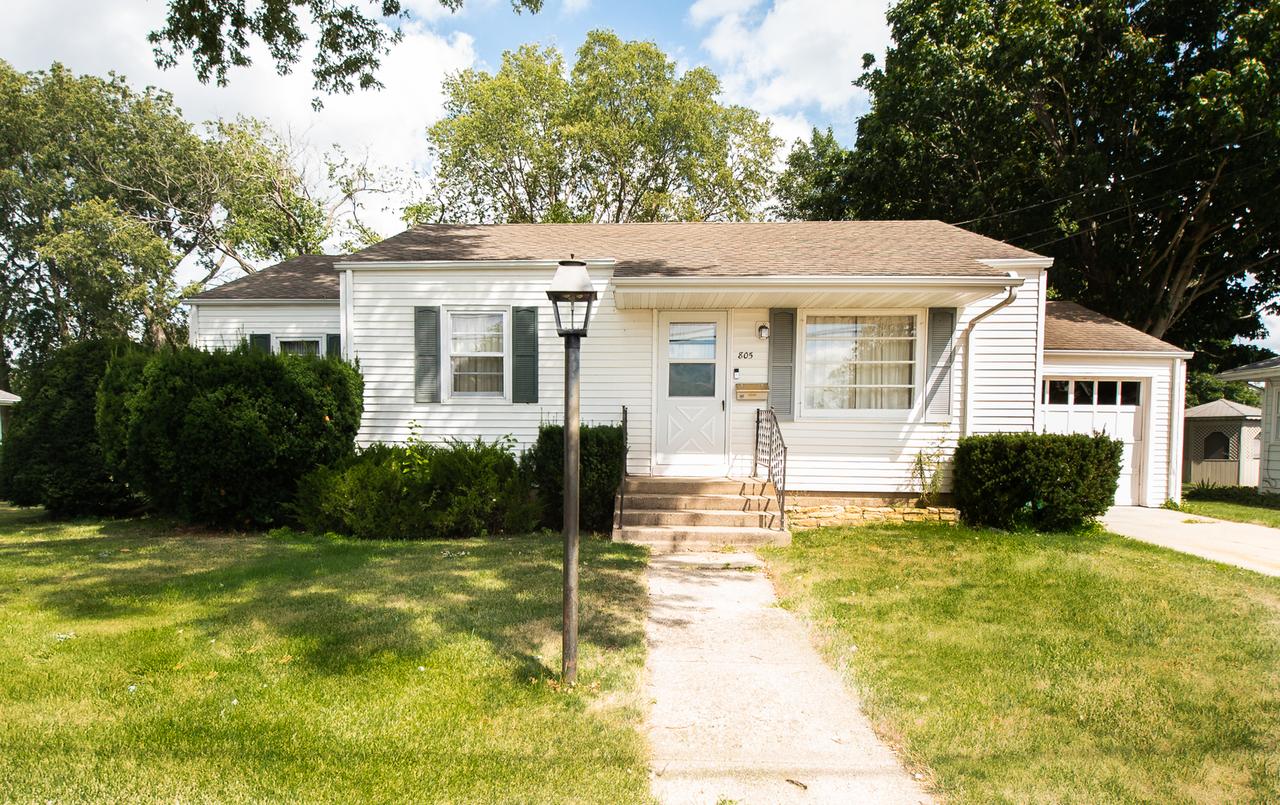 805 S 8th St., Oregon, IL 61061