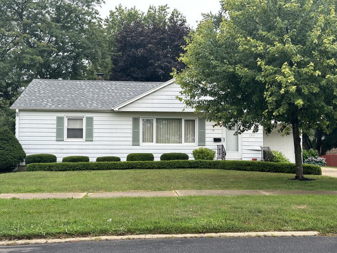 1311 W. American St., Freeport, IL 61032