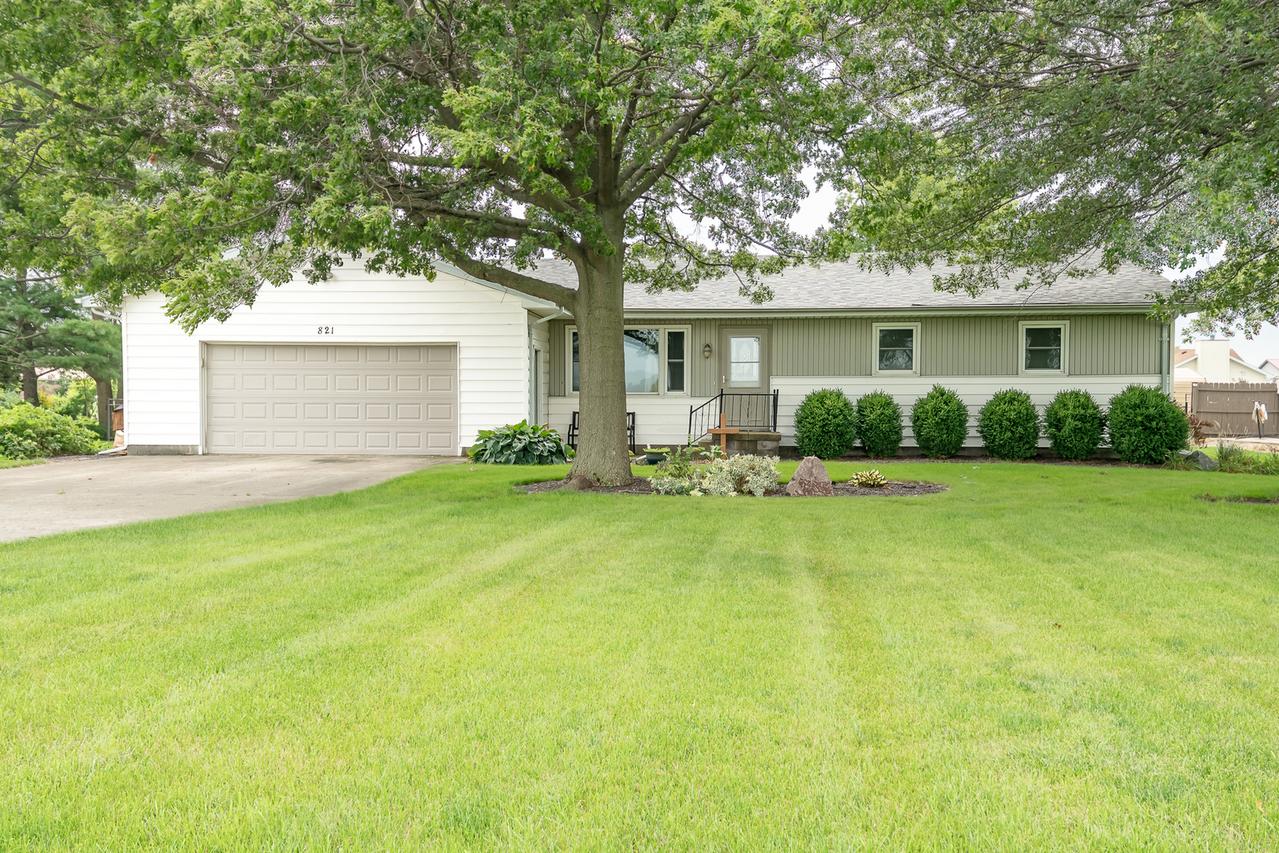 821 E 1st St., Gibson City, IL 60936