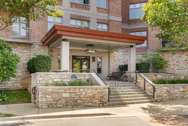115 Prairie Park Dr. #201, Wheeling, IL 60090