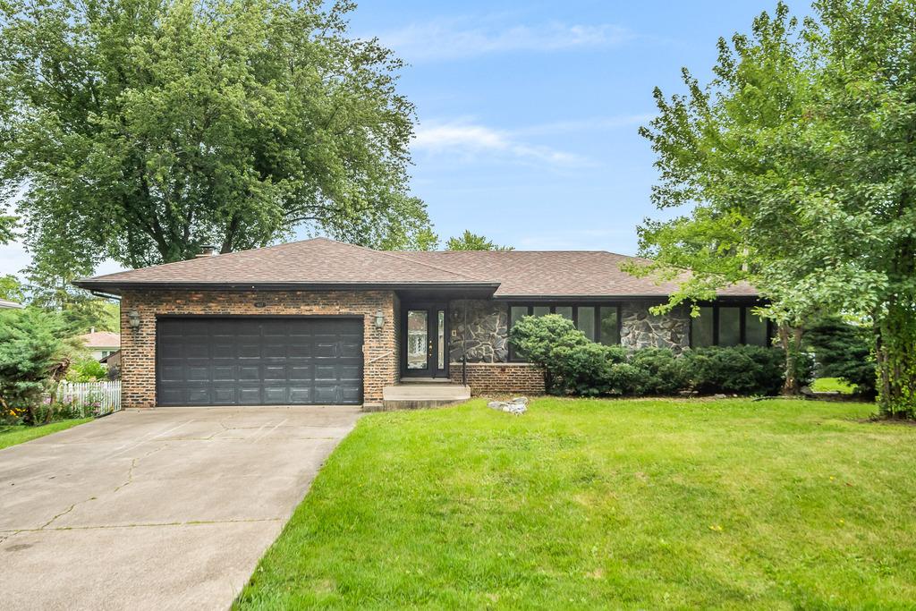 407 Meadow Ave., Frankfort, IL 60423